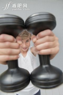 鍛鍊,攝影,2015年,_567072011_Kid lifting weights_創意圖片_Getty Images China