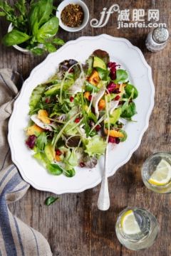 飲食,飲料,食品,銀餐具,餐具_472128043_Turkey and avocado salad with cranberry dressing_創意圖片_Getty Images China