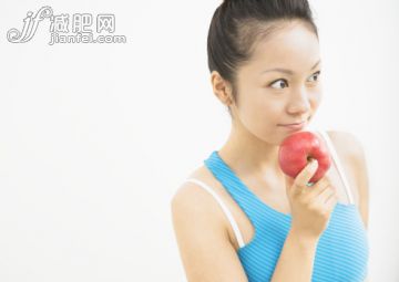 人,衣服,飲食,食品,生活方式_122587845_A young woman_創意圖片_Getty Images China