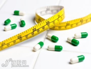 藥,健康保健,影棚拍攝,捲尺,毒品濫用_sb10068937d-001_Diet pills with tape measure_創意圖片_Getty Images China