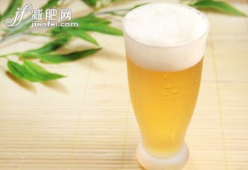 飲食,影棚拍攝,啤酒,泡泡,玻璃杯_498163867_Beer_創意圖片_Getty Images China