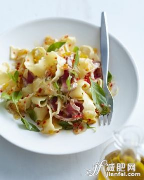 飲食,食品,影棚拍攝,室內,叉_507827855_Chilli lemon tuna pasta_創意圖片_Getty Images China