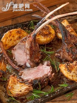 攝影,飲食,桌子,肉,室內_518670237_Roast Rack of Lamb and Potatoes_創意圖片_Getty Images China