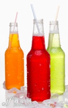 寒冷,瓶子,飲食,影棚拍攝,室內_86070170_Colorful bottled sodas_創意圖片_Getty Images China