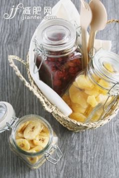 蘋果,香蕉,瓶子,容器,烹調_gic12781712_Bottled dry fruits_創意圖片_Getty Images China