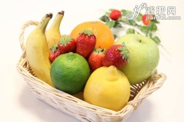 飲食,影棚拍攝,籃子,酸橙,蘋果_498163963_Basket of fruit_創意圖片_Getty Images China