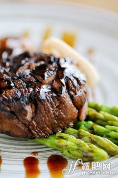 飲食,食品,肉,室內,盤子_478700026_Grilled steak_創意圖片_Getty Images China