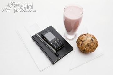 書桌,飲食,影棚拍攝,室內,餐巾_84783367_Working breakfast_創意圖片_Getty Images China