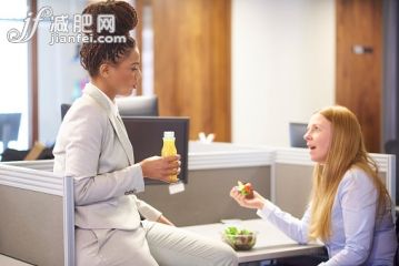 人,食品,工作場所,書桌,討論_484171032_working lunch_創意圖片_Getty Images China