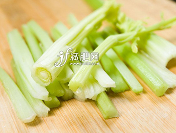 芹菜的熱量100g=12卡