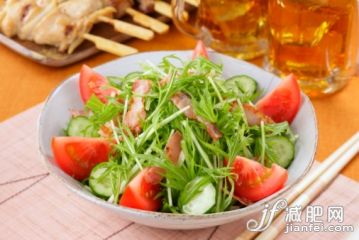 餐具,含酒精飲料,飲食,影棚拍攝,盤子_105774987_Mizuna salad_創意圖片_Getty Images China