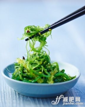 筷子,食品,飲食,沙拉,海藻_gic11097808_Wakame salad (Japan)_創意圖片_Getty Images China