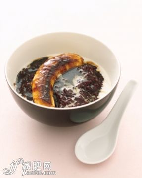 食品,銀餐具,餐具,影棚拍攝,室內_88462910_Black Rice Pudding_創意圖片_Getty Images China