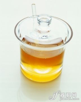 眼鏡,廣口瓶,甜食,影棚拍攝,成分_126005970_Honey in glass jar, close up_創意圖片_Getty Images China