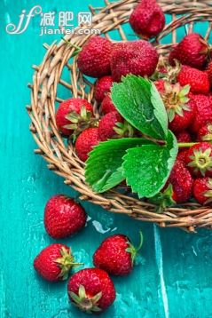 甜點心,食品,水果,草莓,夏天_gic13497895_summer harvest of strawberries_創意圖片_Getty Images China