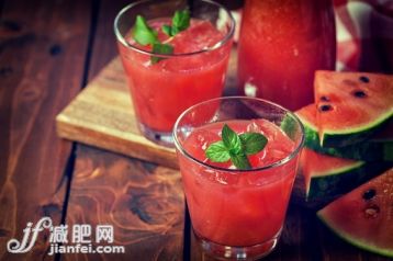 寒冷,飲食,飲料,含酒精飲料,果汁_483748240_Cold Watermelon Smoothie_創意圖片_Getty Images China