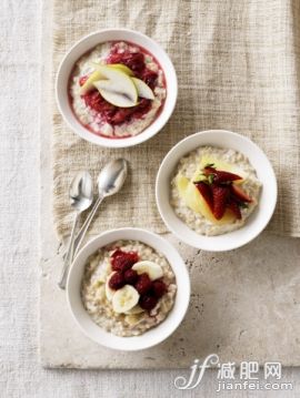 飲食,碗,早餐,水果,小吃_139832863_Porridge with sliced fruit_創意圖片_Getty Images China