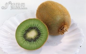 飲食,健康食物,攝影,食品,切片食物_200445139-001_Kiwifruit, whole and cross section, close-up_創意圖片_Getty Images China