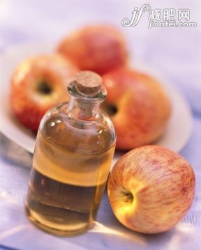 蘋果,瓶子,飲食,水果,多義_gic11076139_Apple Vinegar in a Bottle with Gala Apple_創意圖片_Getty Images China