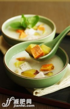 飲食,餐盤,室內,湯匙,湯_117942949_Sweet potato and yam sweet soup_創意圖片_Getty Images China