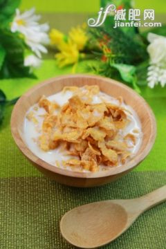 飲食,影棚拍攝,湯匙,碗,早餐_498161893_Cornflakes_創意圖片_Getty Images China