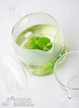 飲料,飲食,影棚拍攝,室內,茶_74450102_Herb tea in a pot and glass_創意圖片_Getty Images China