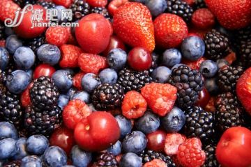 藍色,紅色,草莓,藍莓,有機食品_532696749_Assorted of fresh berries_創意圖片_Getty Images China