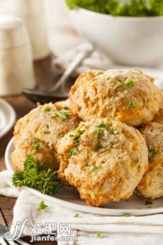 小麥,開胃品,烘焙,籃子,餅乾_gic13496333_Homemade Cheddar Cheese Biscuits_創意圖片_Getty Images China