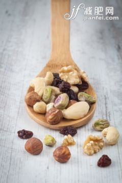 開心果,杏仁,榛子,胡桃,貝殼_gic13476171_Nuts assortment_創意圖片_Getty Images China