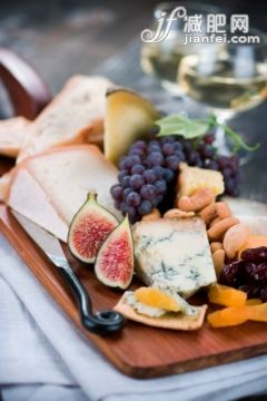 飲食,食品,奶製品,餐刀,葡萄酒_160178421_Cheese and Wine_創意圖片_Getty Images China