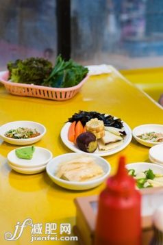 室內,著名景點,蔬菜,胡蘿蔔,夜晚_564902763_Different Simple Korean Side Dishes_創意圖片_Getty Images China