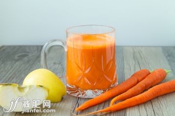 飲食,飲料,無酒精飲料,影棚拍攝,室內_570132997_Carrot and Apple juice_創意圖片_Getty Images China