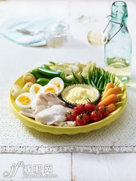 飲食,食品,桌子,瓶子,海產_562483599_Grand aioli, Provencal platter_創意圖片_Getty Images China